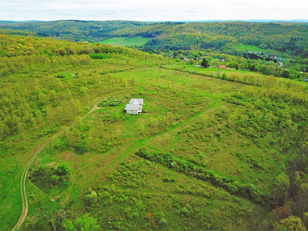 10 Kot Road, Johnson City NY